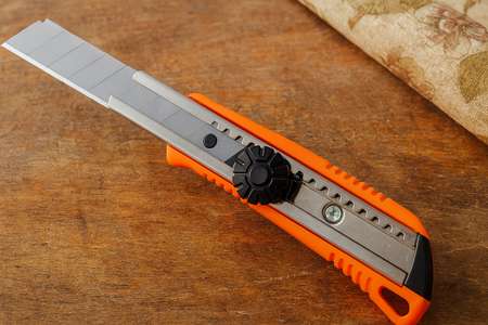 NÓŻ METALOWY UNIWERSALNY 18 MM DO TAPET WYKŁADZIN SOLIDNA BLOKADA OSTRZA