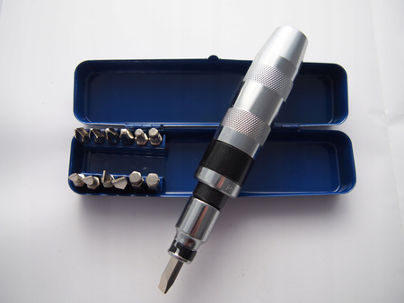 ŚRUBOKRĘT WYKRĘTAK DO POBIJANIA UDAROWY + 13 BITÓW