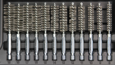 SZCZOTKI DO GNIAZD WTRYSKIWACZY ŚWIEC ŻAROWYCH 38e