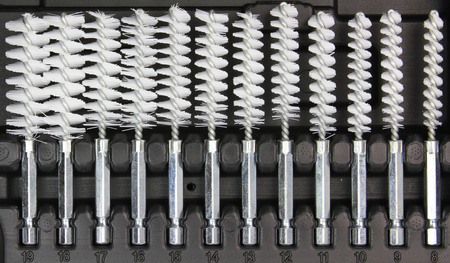 SZCZOTKI DO GNIAZD WTRYSKIWACZY ŚWIEC ŻAROWYCH 38e